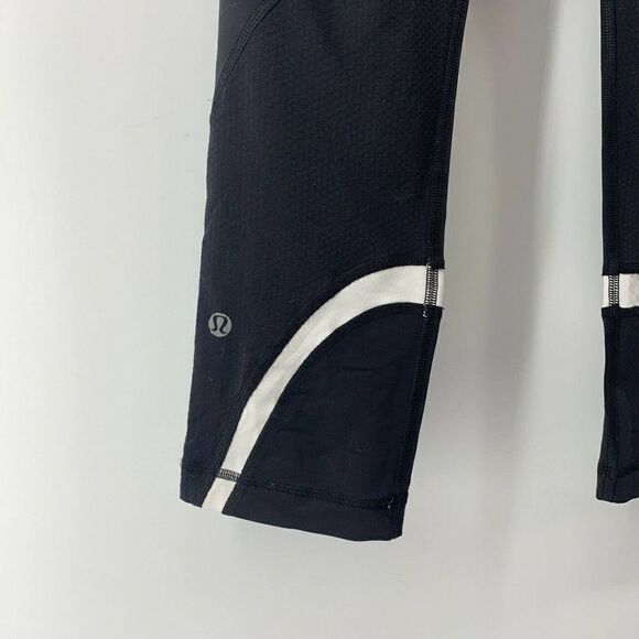 Lululemon Run Inspire Crop II Black Yoga Pants 6 - Picture 3 of 6